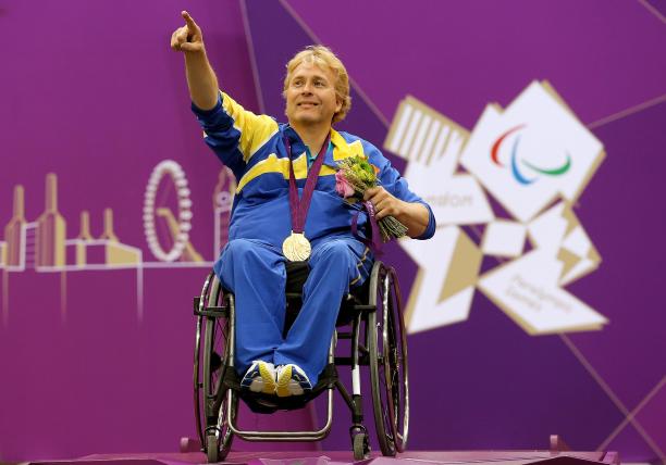 Jonas Jakobsson of Sweden poses with his gold medal