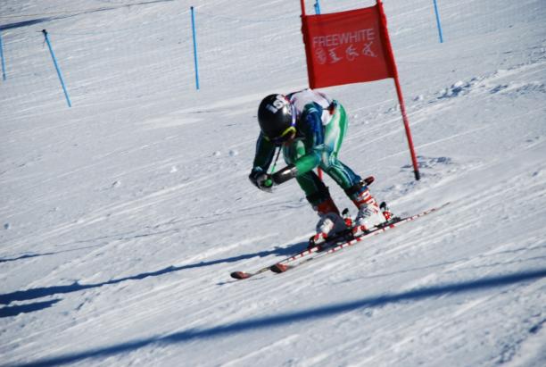 A picture of a man skiing