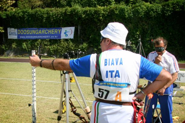 Visually impaired archers prepare for qualification at the Massa Carrara 2005 IPC World Para Archery Championships.