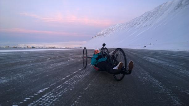 Arna Albertsdottir - cycling - Iceland Handcyclist in front of an iced mountain