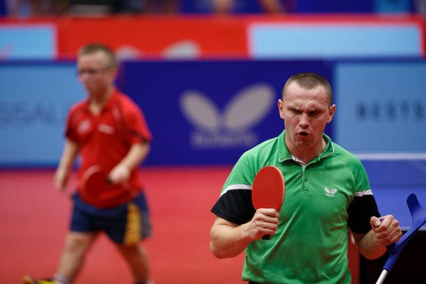 Viktor Didukh - Ukraine - table tennis Man with table tennis racket celebrates