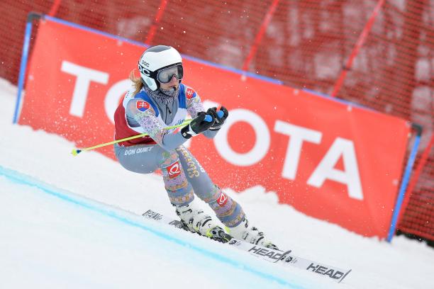 a female Para alpine skier in action
