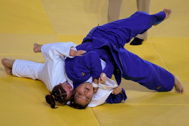 Yuan Yanping - Rio 2016 Yanping Yuan (blue) of China with Alimova Khayitjon of Uzbekistan during the Women +70 kg Judo Gold Medal match on Day 3 of the Rio 2016 Paralympic Games