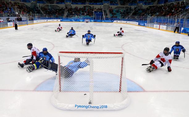 Ben Delaney - Canada - PyeongChang 2018 a Para ice hockey scores a goal