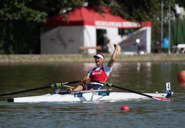 Corne de Koning - Netherlands - Rowing Man celebrating in a rowing boat