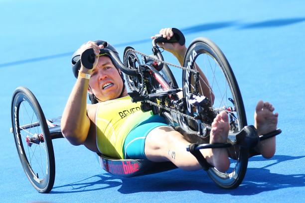 Nic Beveridge - Australia - triathlon Australia man racing in a handcycle