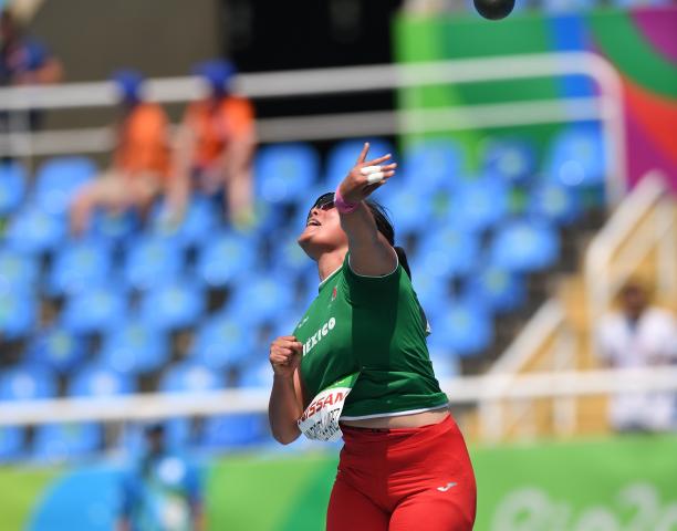Rebeca Valenzuela Alvarez female Para athlete Rebeca Valenzuela Alvarez throws the shot put