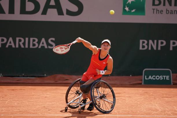 Diede de Groot - wheelchair tennis - 2019 Roland Garros Diede de Groot serving