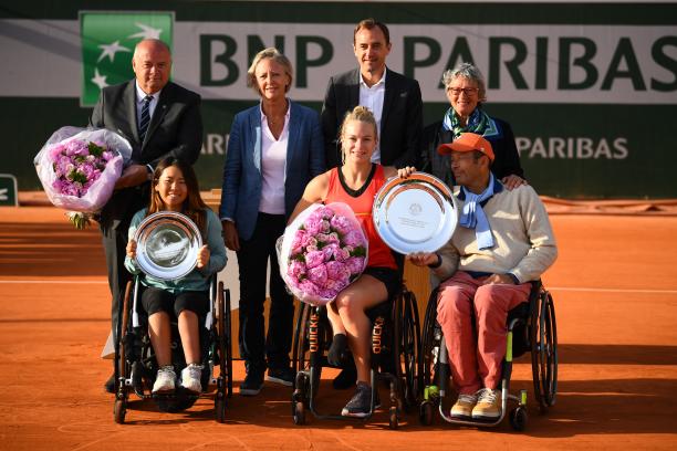 Diede de Groot - Netherlands - wheelchair tennis Diede de Groot and Yui Kamiji pose with their trophies after Roland Garros final
