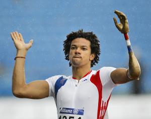 A picture of a man clapping his hands
